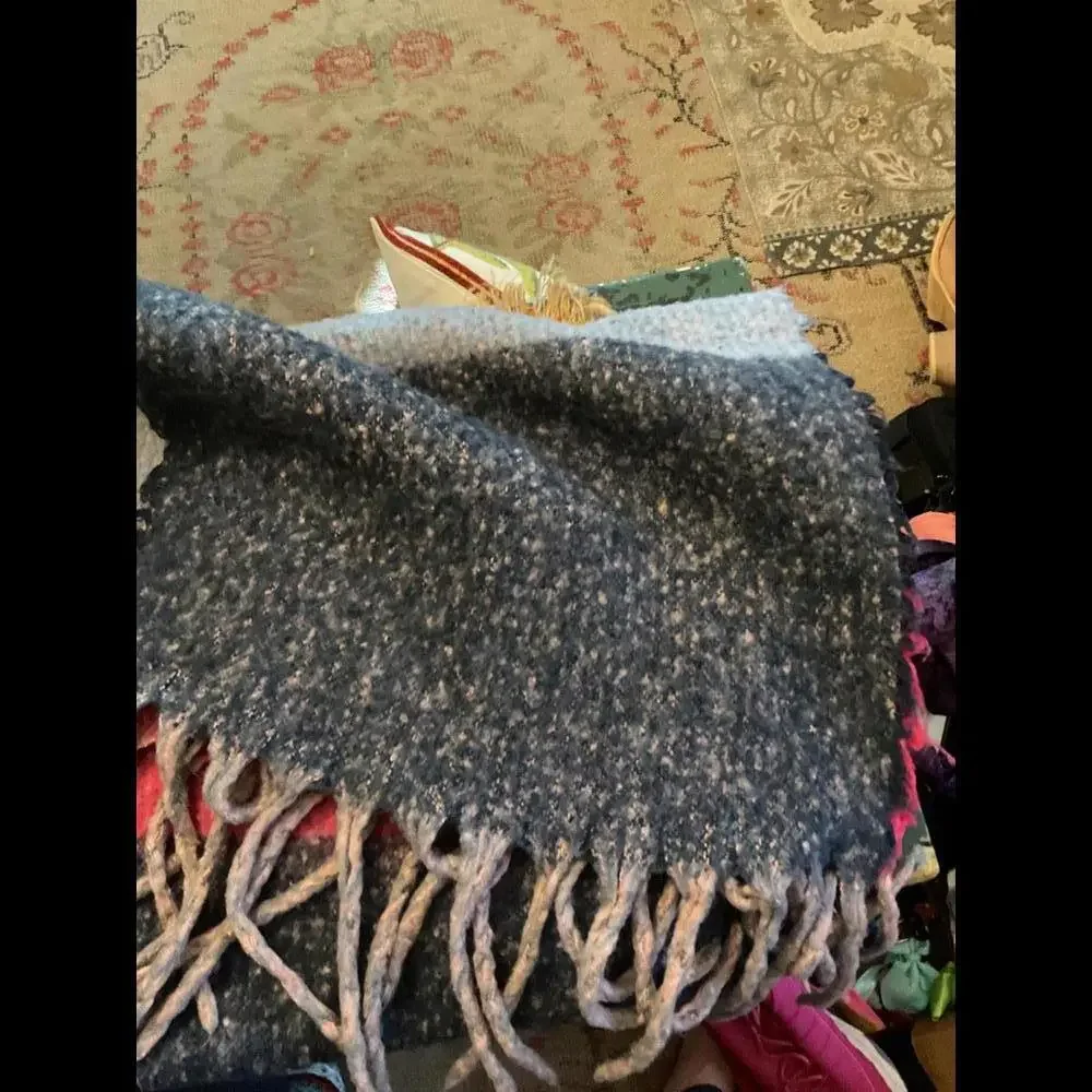 Cozy Knit Blanket Scarf with Tassels - Perfect for Winter